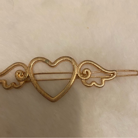 Hair accessories - Picture 2 of 2